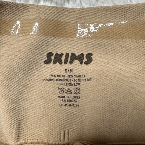 NEW Skims Seamless Sculpt Mid Waist Brief in Desert Women’s S/M - Picture 4 of 6